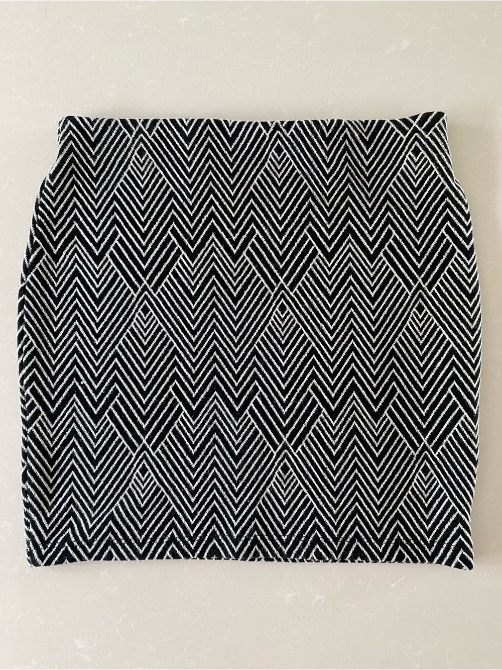 Zara Black and White Patterned Pencil Skirt